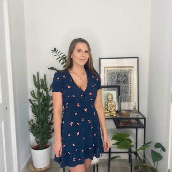 Navy blue floral dress with cute button detail - Picture 1 of 7